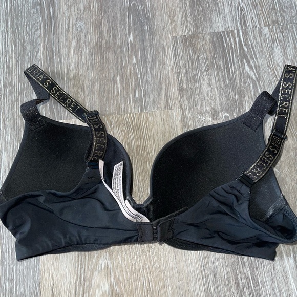 ✨5/$15 VS bra - Picture 2 of 3